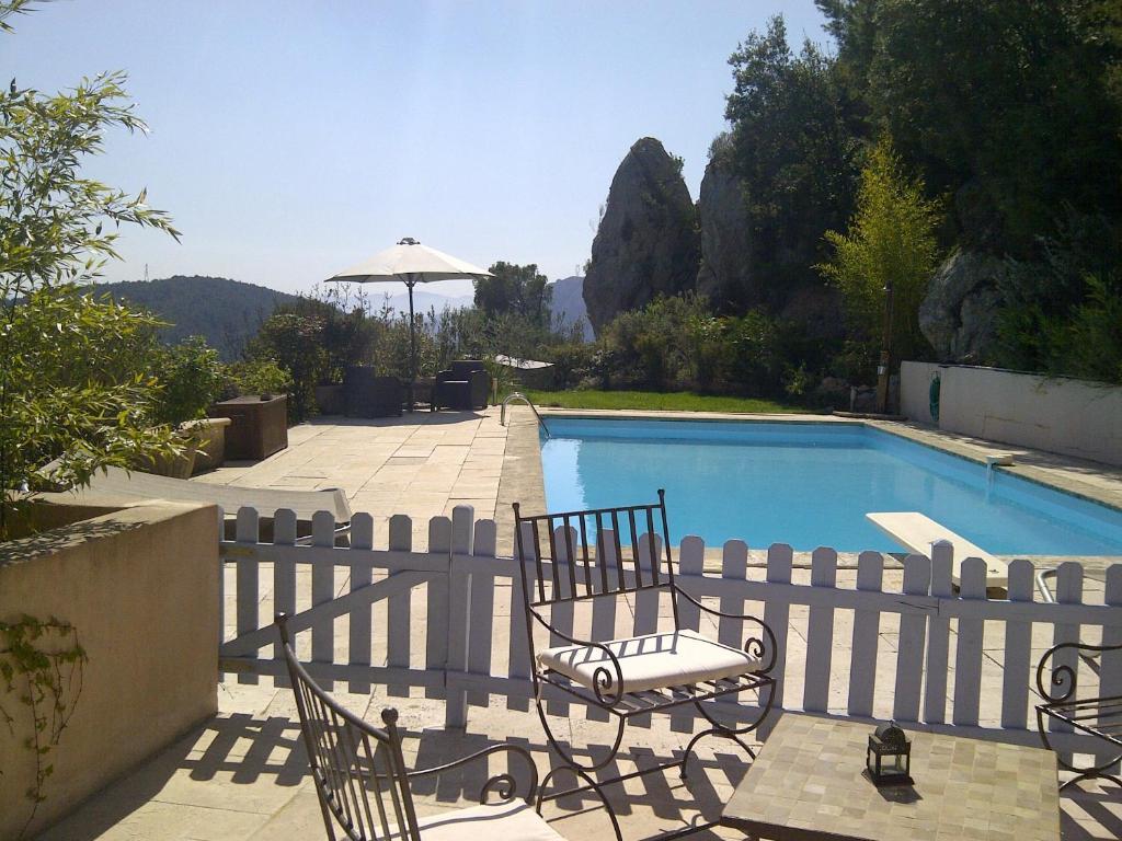 Auriol Villa Manon מראה חיצוני תמונה
