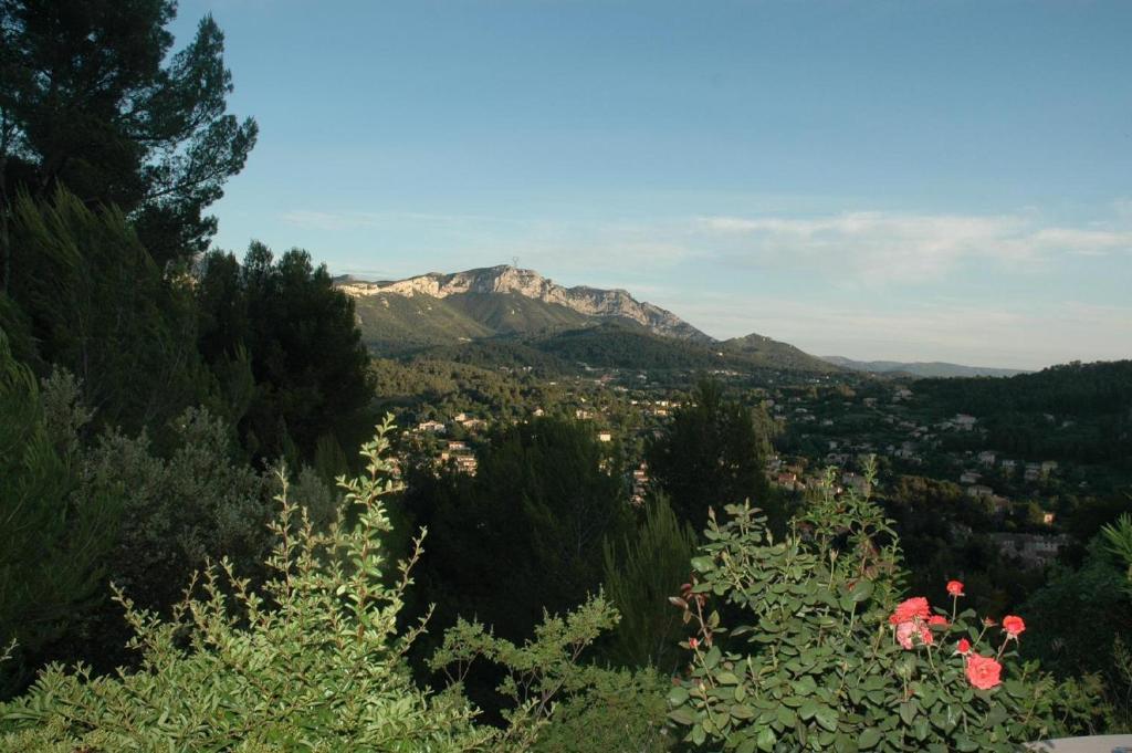 Auriol Villa Manon מראה חיצוני תמונה